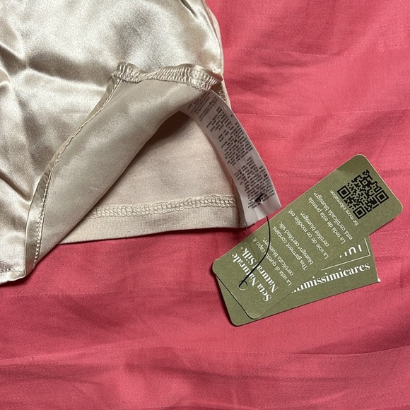 NWT intimissimi champagne silk sleeveless top small - Picture 2 of 10